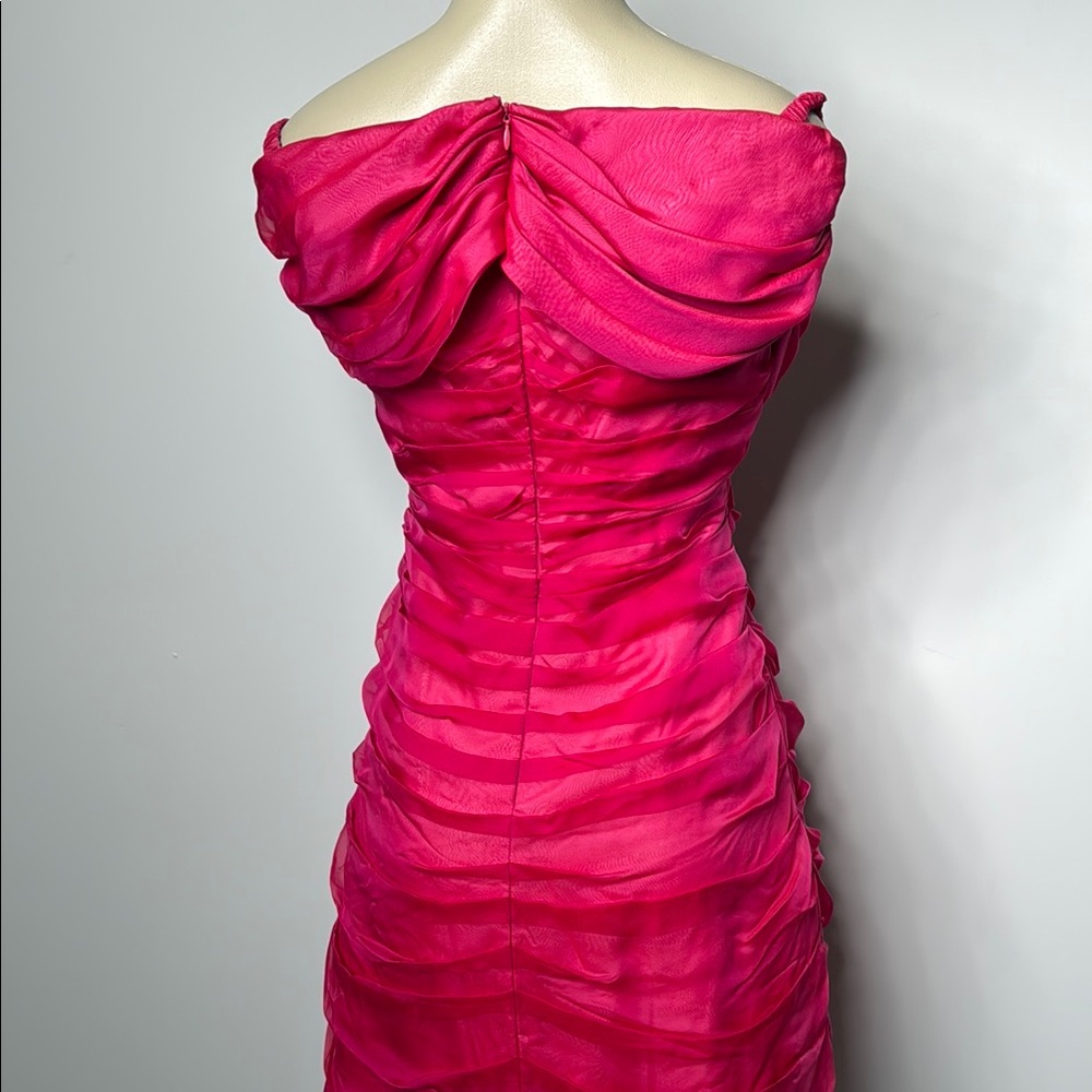Elegant Pink Off-Shoulder Ruched Midi Dress - Picture 9 of 11